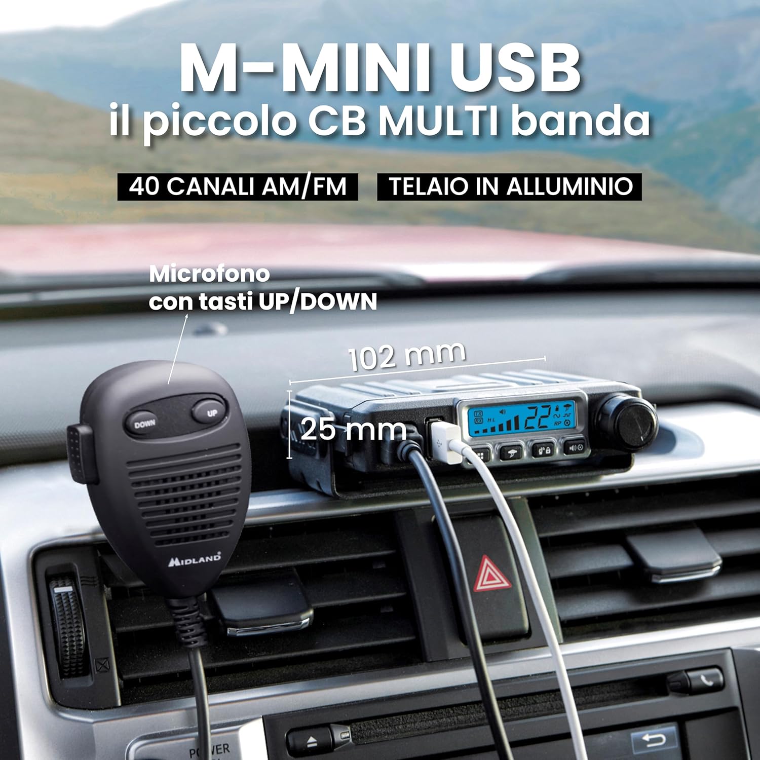 CB-радиостанция Midland M-Mini USB, установленная на приборной панели грузовика, демонстрирующая компактные размеры и профессиональный внешний вид